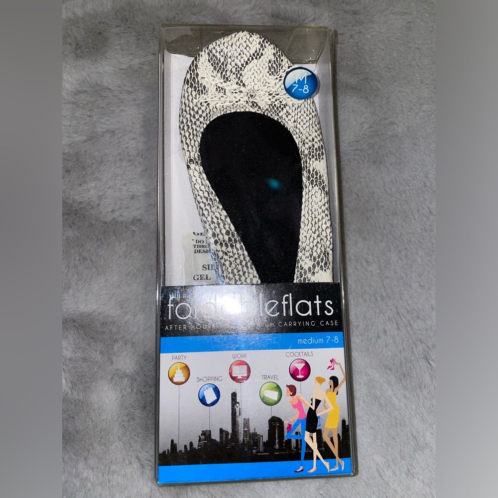 🥿Stylish Black and White Foldable Flats